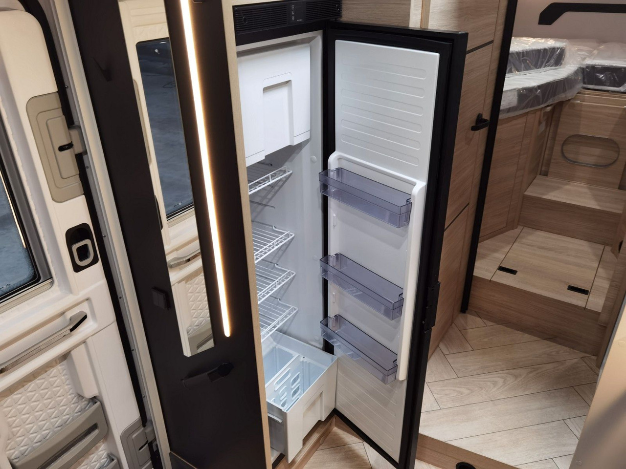 Polintegriran avtodom Chausson 797 TITANIUM / - 2026 - / EINZELBETTEN & HUBBETT: slika 17