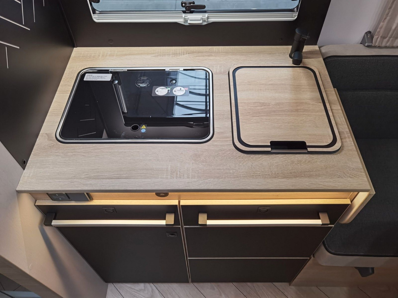 Polintegriran avtodom Chausson 797 TITANIUM / - 2026 - / EINZELBETTEN & HUBBETT: slika 19