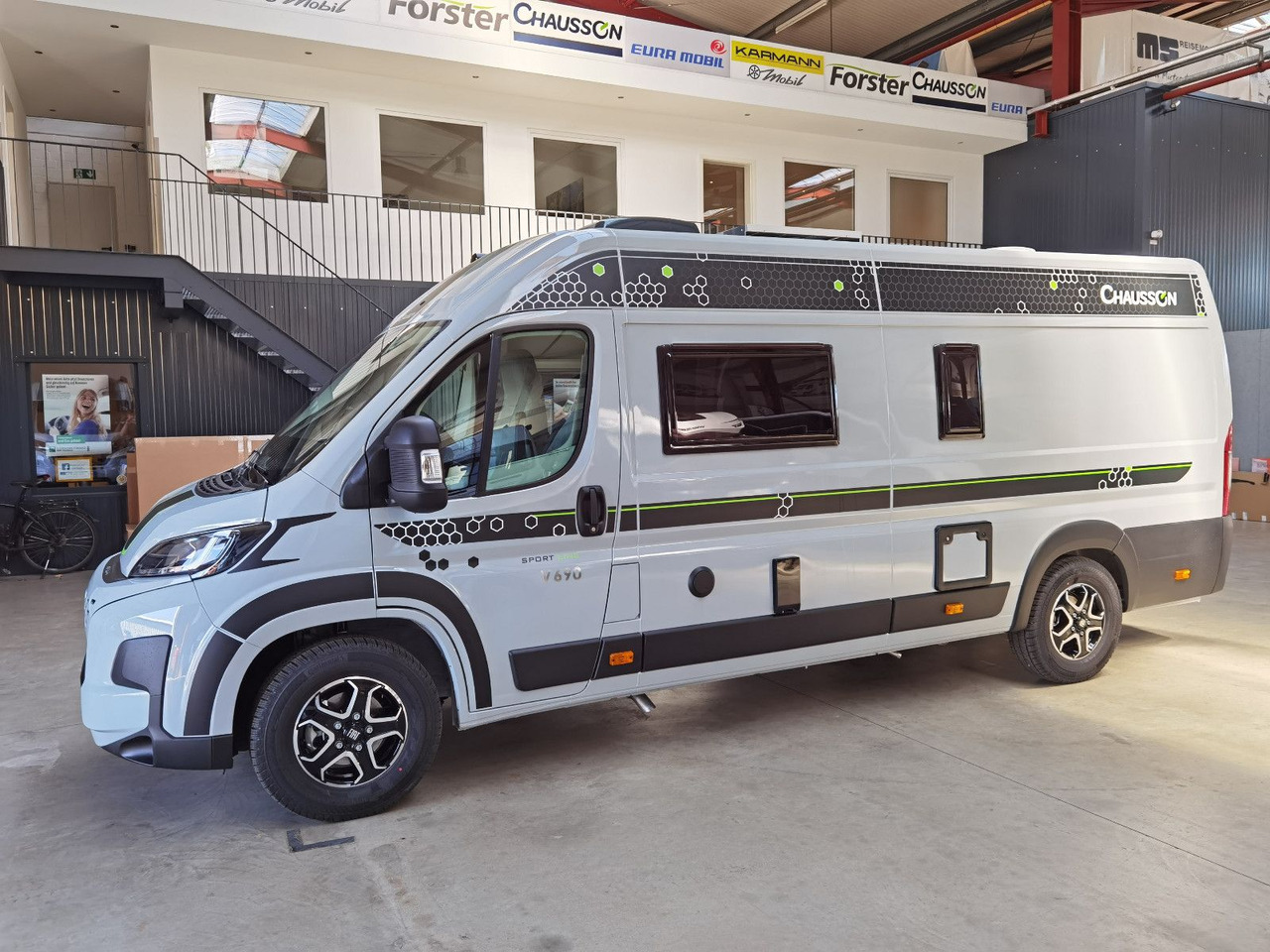 Chausson V690 SPORT LINE /-2025-/ 140PS- 8G / XXL-HUBBETT - Kombi avtodom: slika 4 Chausson V690 SPORT LINE /-2025-/ 140PS- 8G / XXL-HUBBETT - Kombi avtodom: slika 4