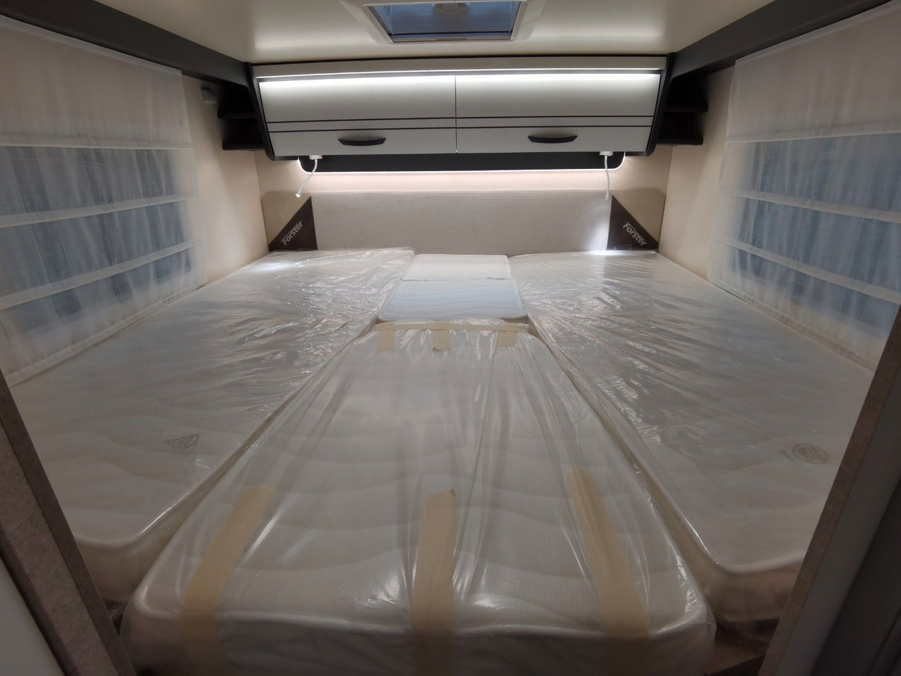 Polintegriran avtodom Forster T 745 EB /-2025-/ 140PS / EINZELBETTEN & RAUMBAD: slika 20