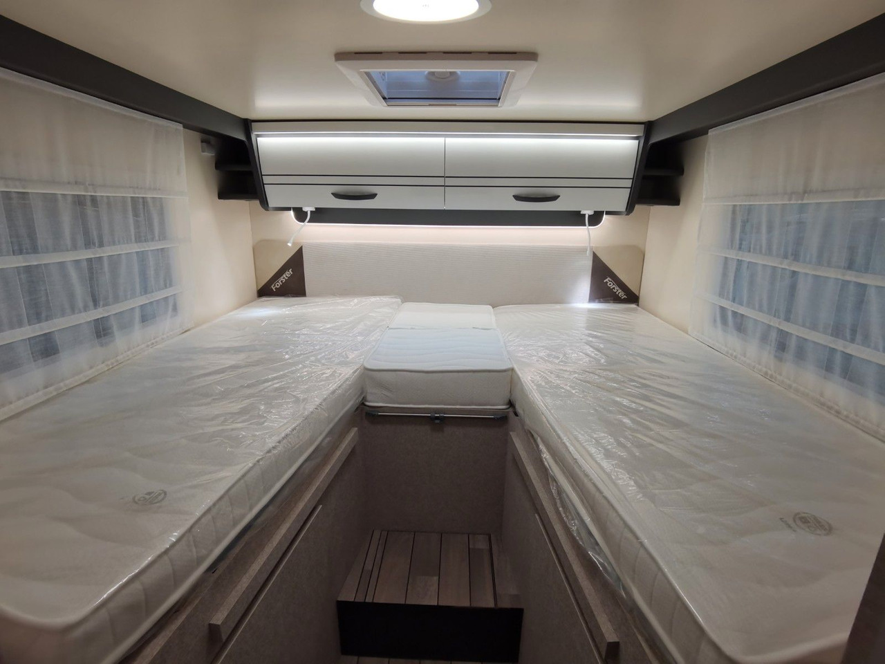 Polintegriran avtodom Forster T 745 EB /-2025-/ 140PS / EINZELBETTEN & RAUMBAD: slika 19