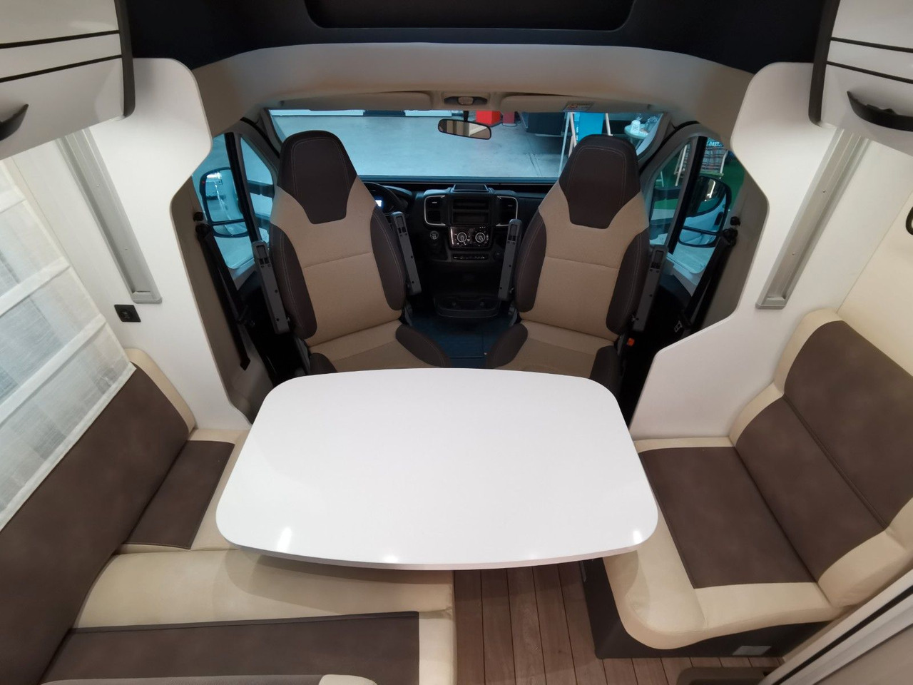 Polintegriran avtodom Forster T 745 EB /-2025-/ 140PS / EINZELBETTEN & RAUMBAD: slika 14