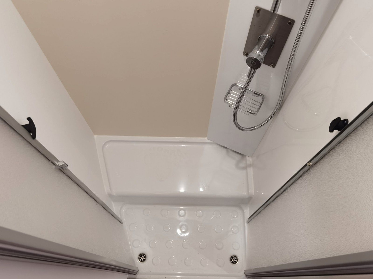 Polintegriran avtodom Forster T 745 EB /-2025-/ 140PS / EINZELBETTEN & RAUMBAD: slika 23