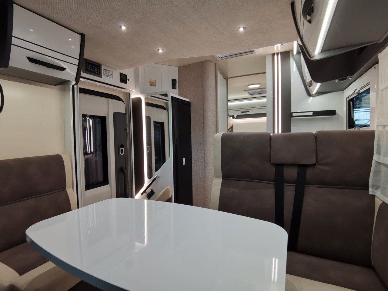 Polintegriran avtodom Forster T 745 EB /-2025-/ 140PS / EINZELBETTEN & RAUMBAD: slika 13