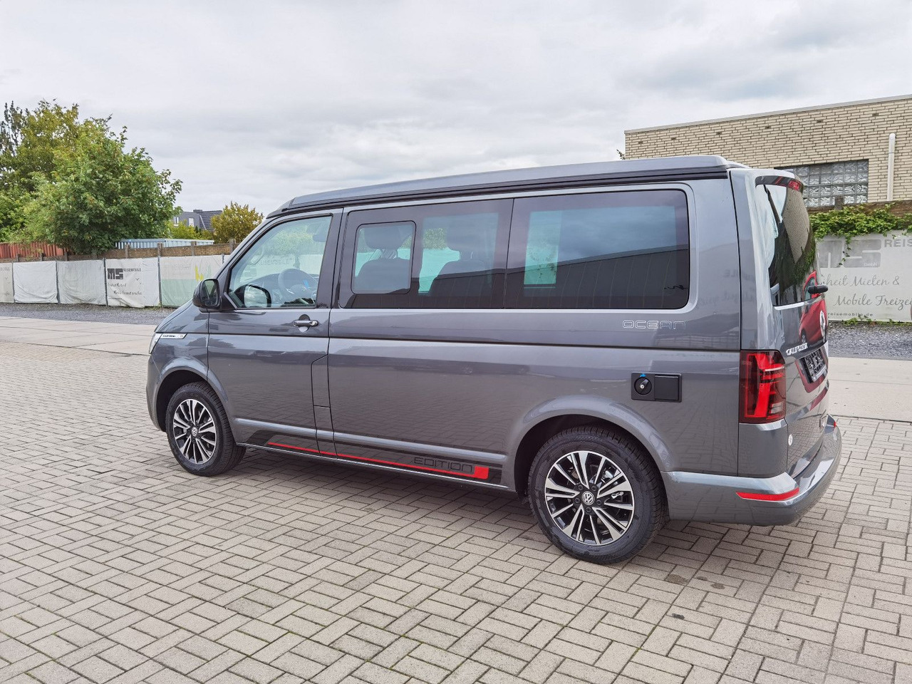 Volkswagen T6.1 CALIFORNIA OCEAN EDITION / DSG / ACC / NAVI - Potniški kombi: slika 5 Volkswagen T6.1 CALIFORNIA OCEAN EDITION / DSG / ACC / NAVI - Potniški kombi: slika 5
