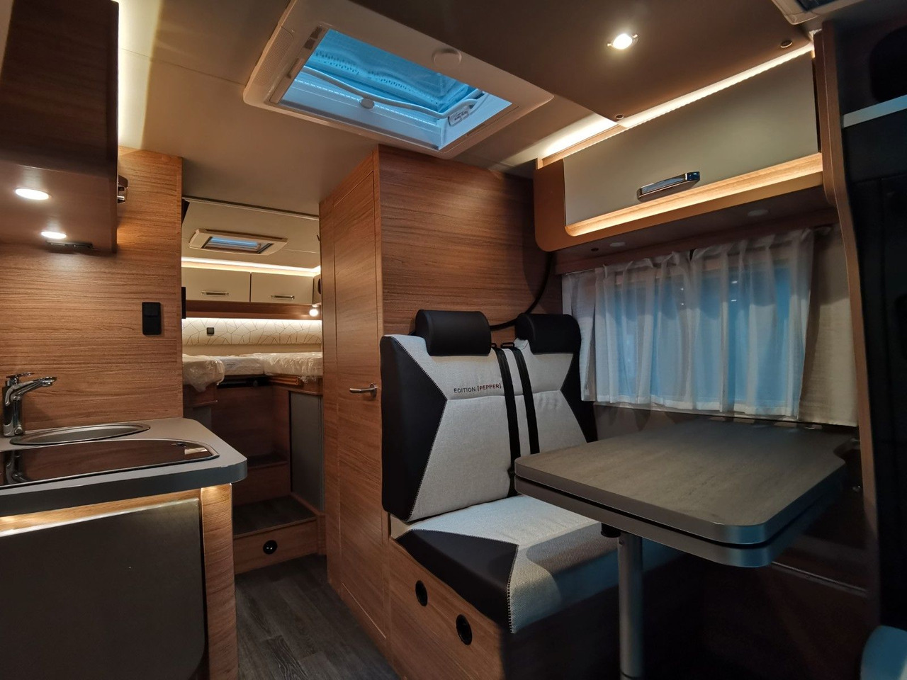 Polintegriran avtodom Weinsberg CARACOMPACT 640 MEG EDITION-PEPPER /-MODELL 2026: slika 21