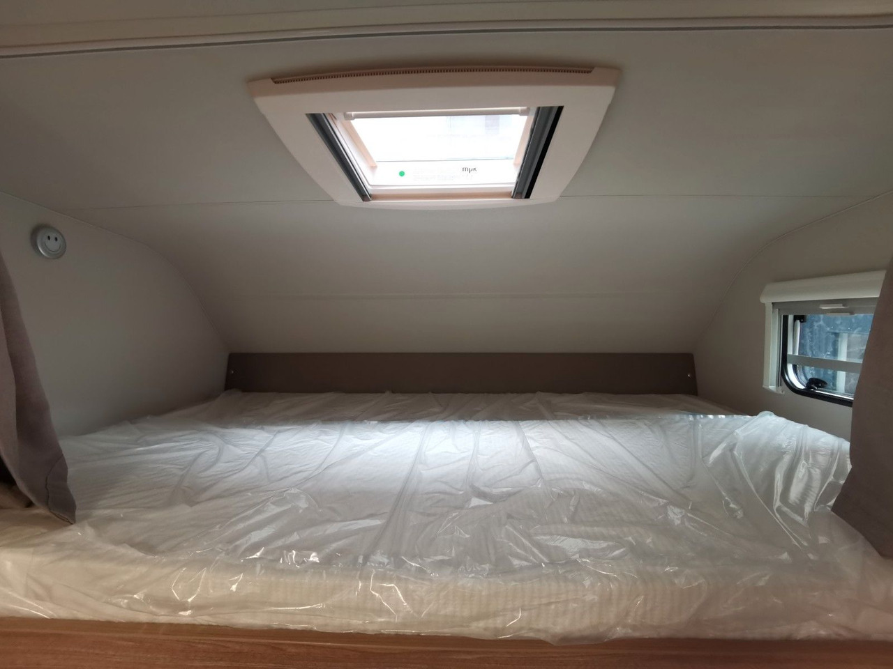 Alkoven avtodom Weinsberg CARAHOME 600 DKG / 140PS / ETAGENBETTEN / 5xPERS: slika 21