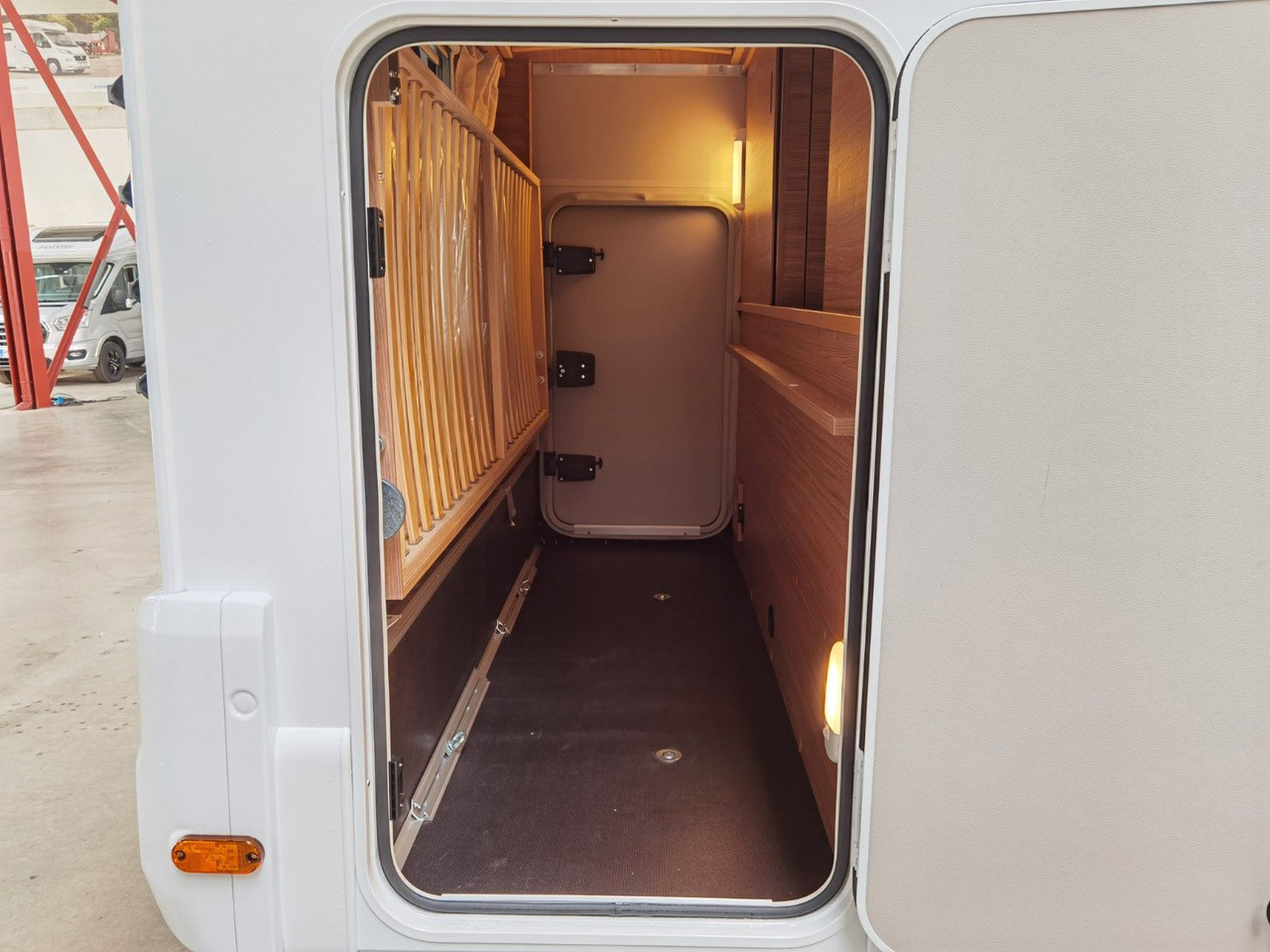 Alkoven avtodom Weinsberg CARAHOME 600 DKG / 140PS / ETAGENBETTEN / 5xPERS: slika 10