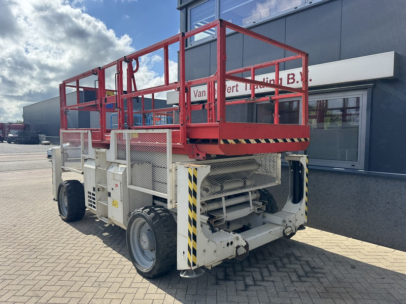 Genie GS 3390 RT Schaarhoogwerker / Scissor Lift / Arbeitsbuhne 12mtr werkhoogte 4x4 Deutz DIESEL 2013 - Škarjasta dvižna ploščad: slika 5 Genie GS 3390 RT Schaarhoogwerker / Scissor Lift / Arbeitsbuhne 12mtr werkhoogte 4x4 Deutz DIESEL 2013 - Škarjasta dvižna ploščad: slika 5