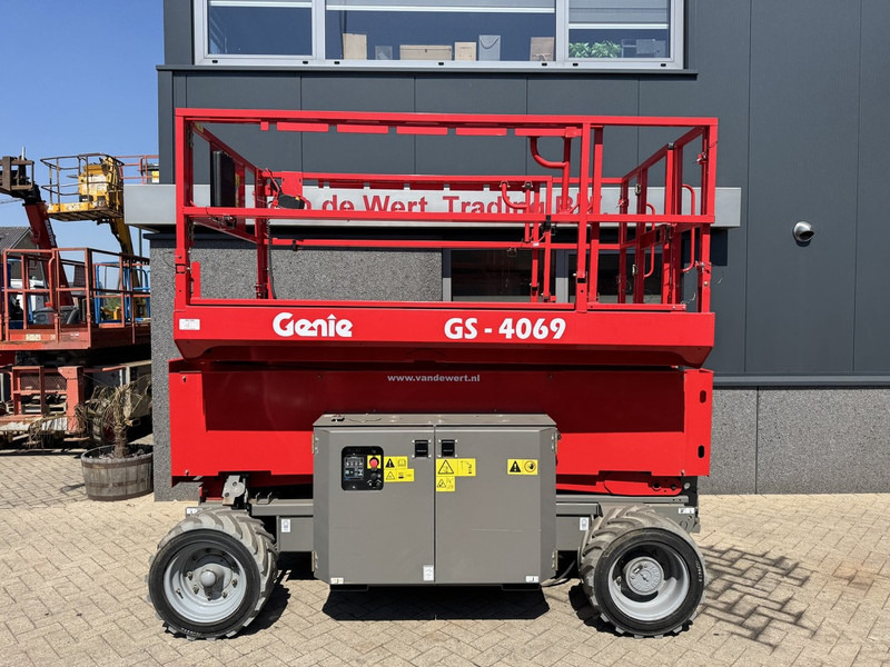 Genie GS 4069 BE - Škarjasta dvižna ploščad: slika 1 Genie GS 4069 BE - Škarjasta dvižna ploščad: slika 1