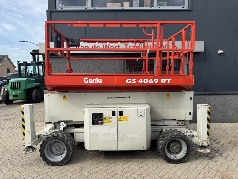 Genie GS 4069 RT Hoogwerker / Arbeitsbuhne 14mtr werkhoogte 4x4 Kubota DIESEL 2014 - Škarjasta dvižna ploščad: slika 1 Genie GS 4069 RT Hoogwerker / Arbeitsbuhne 14mtr werkhoogte 4x4 Kubota DIESEL 2014 - Škarjasta dvižna ploščad: slika 1