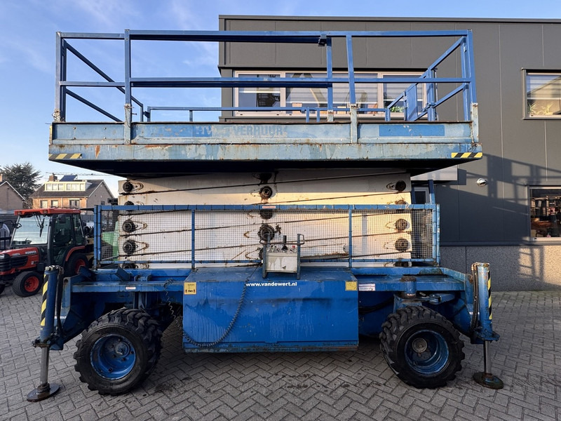 Holland lift Combistar B-195DL25 Schaarhoogwerker 22M Werkhoogte Hatz Diesel 4X4 2003 - Škarjasta dvižna ploščad: slika 2 Holland lift Combistar B-195DL25 Schaarhoogwerker 22M Werkhoogte Hatz Diesel 4X4 2003 - Škarjasta dvižna ploščad: slika 2