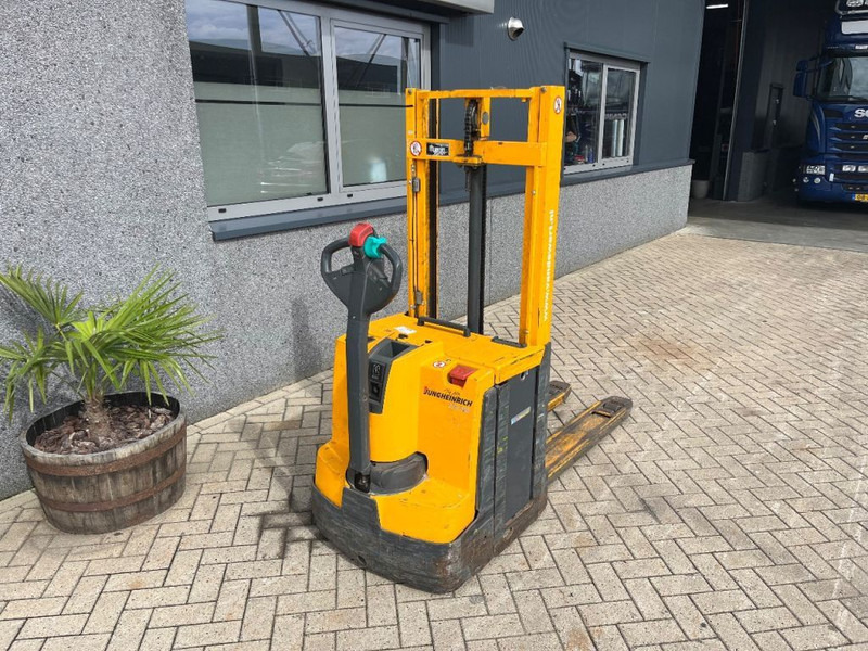 Jungheinrich EJD220 2000kg staplelaar heftruck 280cm hoog initiaal heffing 2013 ACCU2016 - Paletni viličar: slika 4 Jungheinrich EJD220 2000kg staplelaar heftruck 280cm hoog initiaal heffing 2013 ACCU2016 - Paletni viličar: slika 4