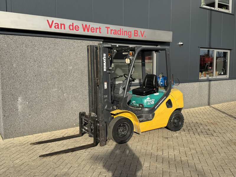 Komatsu FG25HT-16R Triplo 470 Freelift / Sideshift / Vorkversteller LPG 2008 - Plinski viličar: slika 3 Komatsu FG25HT-16R Triplo 470 Freelift / Sideshift / Vorkversteller LPG 2008 - Plinski viličar: slika 3