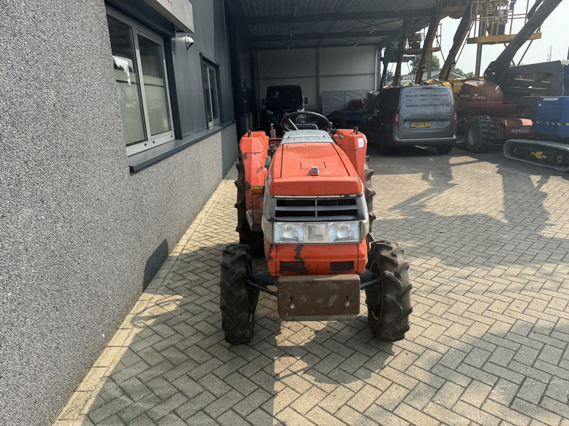 Kubota mini tractor KUBOTA GL 23D 4x4 powershift hefinrichting DIESEL - Mini traktor: slika 5 Kubota mini tractor KUBOTA GL 23D 4x4 powershift hefinrichting DIESEL - Mini traktor: slika 5