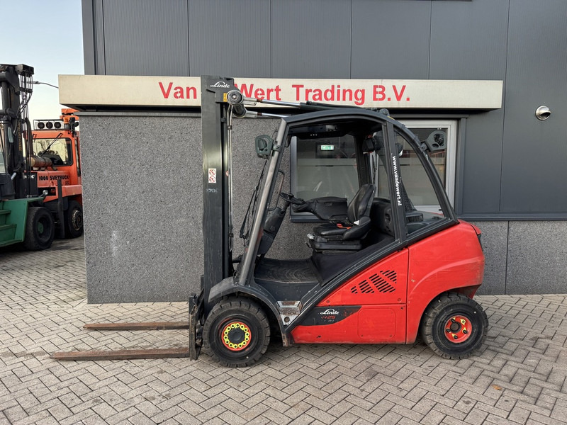 Linde H25D-02 Triplo 550 Freelift / Sideshift / 4e functie VW Diesel 2014 - Diesel viličar: slika 1 Linde H25D-02 Triplo 550 Freelift / Sideshift / 4e functie VW Diesel 2014 - Diesel viličar: slika 1