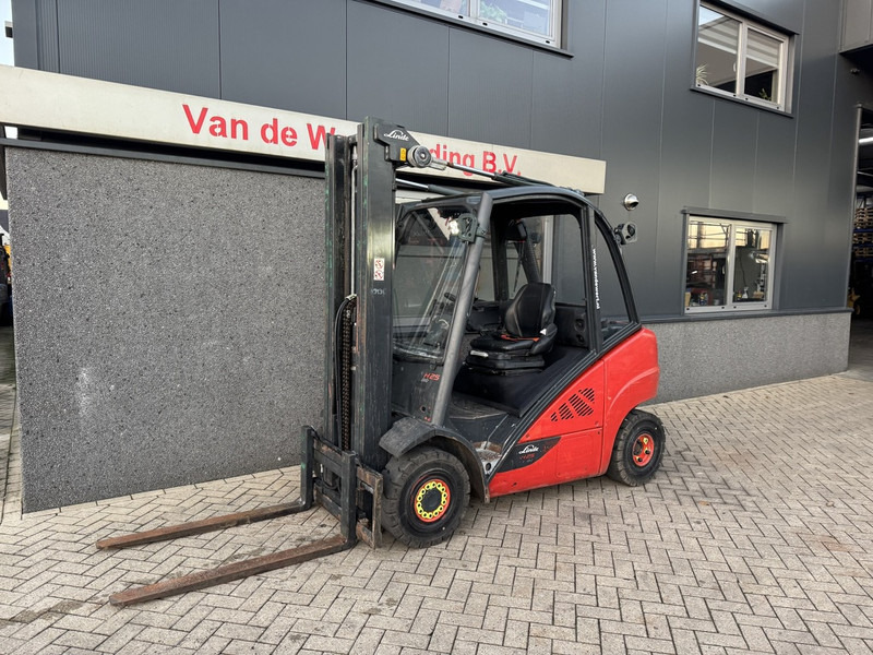 Linde H25D-02 Triplo 550 Freelift / Sideshift / 4e functie VW Diesel 2014 - Diesel viličar: slika 2 Linde H25D-02 Triplo 550 Freelift / Sideshift / 4e functie VW Diesel 2014 - Diesel viličar: slika 2