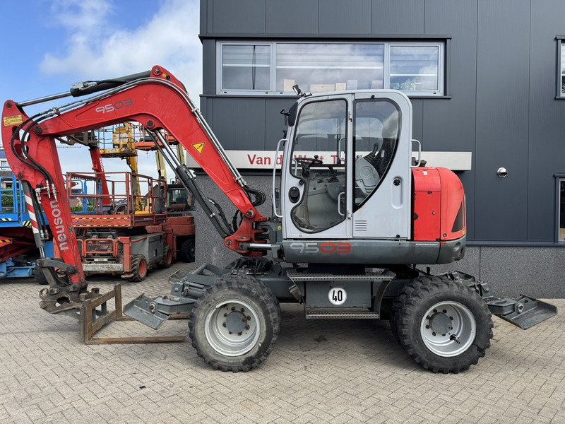 Neuson 9503 WD Mobiele Kraan 2009 Palletvork, Stenenklem, 2x Bak 8860hours Deutz Diesel - Avtodvigalo: slika 1 Neuson 9503 WD Mobiele Kraan 2009 Palletvork, Stenenklem, 2x Bak 8860hours Deutz Diesel - Avtodvigalo: slika 1