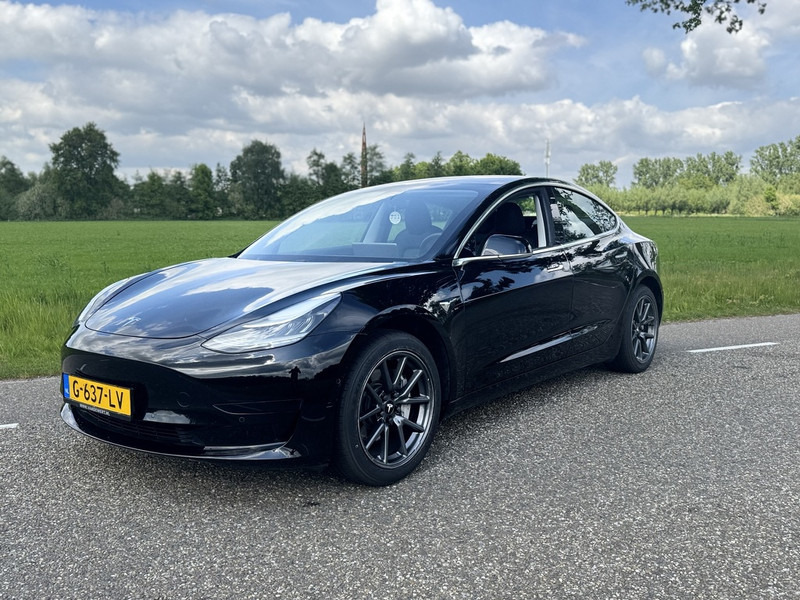 Tesla Model 3 - Limuzina: slika 1 Tesla Model 3 - Limuzina: slika 1