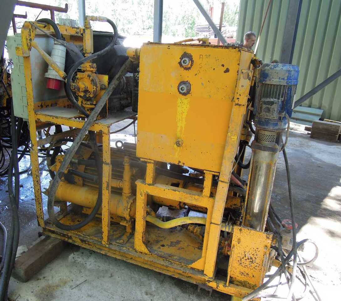 AtlasCopco BUT 6 EH drill boom - Predorski vrtalni stroj: slika 4 AtlasCopco BUT 6 EH drill boom - Predorski vrtalni stroj: slika 4