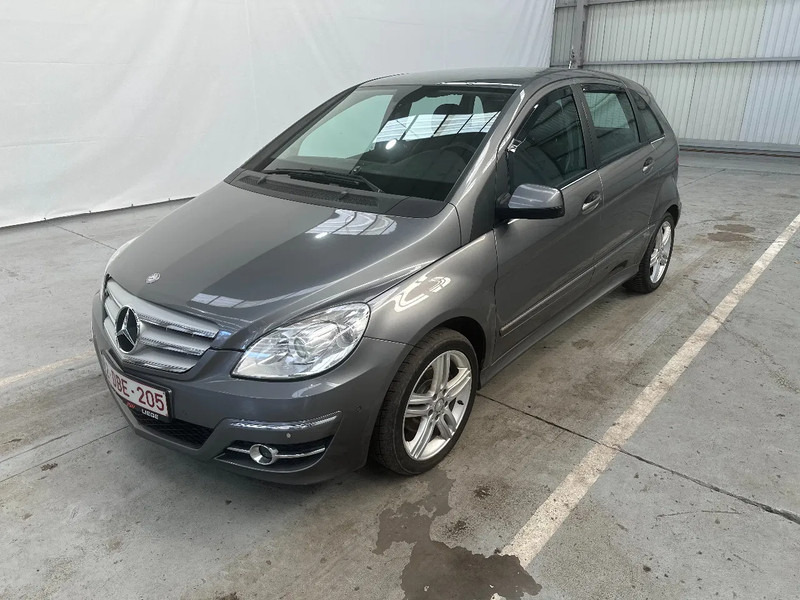 Mercedes-Benz B-Klasse 180 - Limuzina: slika 2 Mercedes-Benz B-Klasse 180 - Limuzina: slika 2