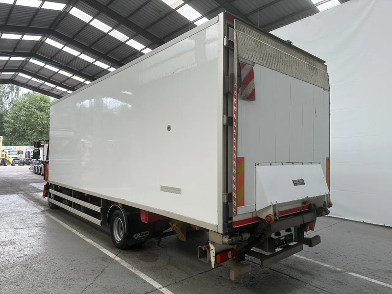 Renault D 12 220 / 264728 km - Tovornjak hladilnik: slika 4 Renault D 12 220 / 264728 km - Tovornjak hladilnik: slika 4