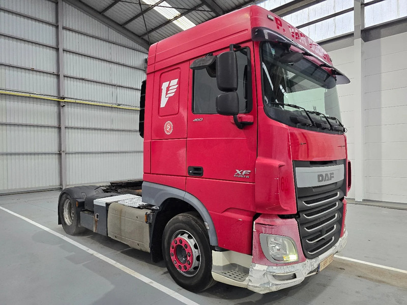 DAF XF 106.460 EURO 6 / RETARDER / MANUEL / AIRCO - Vlačilec: slika 3 DAF XF 106.460 EURO 6 / RETARDER / MANUEL / AIRCO - Vlačilec: slika 3