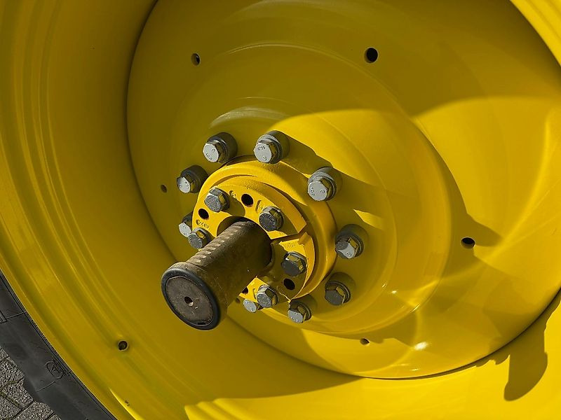 John Deere 6R155 AP 50KM COMMAND-PRO G5-PLUS 2024 415 UUR DEMO!!! - Traktor: slika 5 John Deere 6R155 AP 50KM COMMAND-PRO G5-PLUS 2024 415 UUR DEMO!!! - Traktor: slika 5