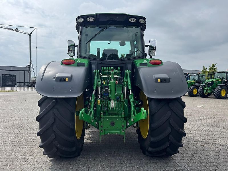 John Deere 6R215 AP 50KM COMMAND-PRO 2023 2690 UUR!!! - Traktor: slika 3 John Deere 6R215 AP 50KM COMMAND-PRO 2023 2690 UUR!!! - Traktor: slika 3