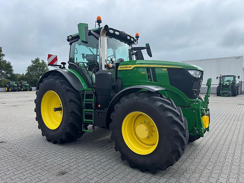 John Deere 6R250 AP 50KM G5-PLUS FH+FA 2024 875 UUR!!! - Traktor: slika 2 John Deere 6R250 AP 50KM G5-PLUS FH+FA 2024 875 UUR!!! - Traktor: slika 2