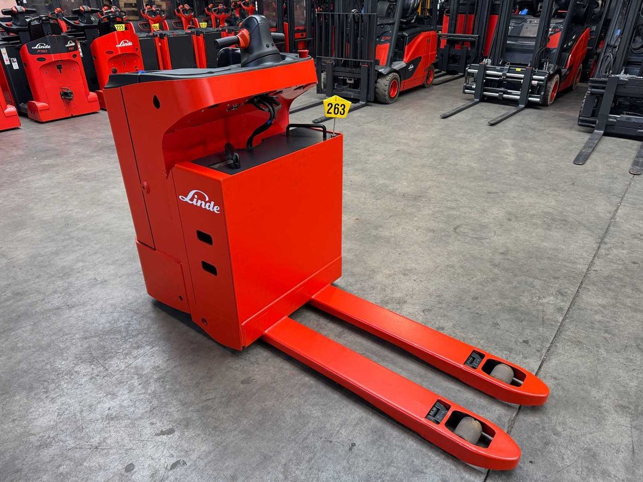 13/2024 SERVICE +UVV 10/2026 LINDE T20SF 2.000KG PALLET TRUCK ANT STACKER 3.098 HOURS - Viličar: slika 3 13/2024 SERVICE +UVV 10/2026 LINDE T20SF 2.000KG PALLET TRUCK ANT STACKER 3.098 HOURS - Viličar: slika 3