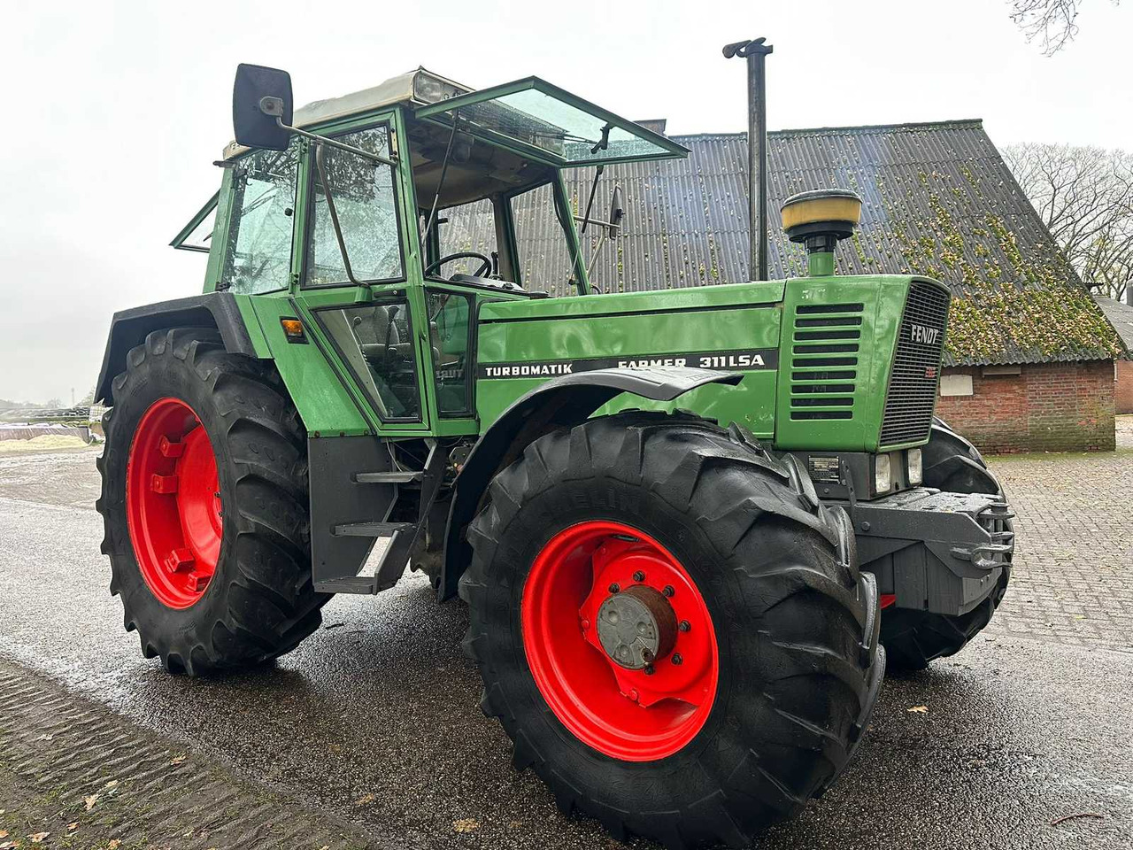 1984 FENDT FARMER 311 LSA ALL-WHEEL DRIVE FARM TRACTOR - Traktor: slika 3 1984 FENDT FARMER 311 LSA ALL-WHEEL DRIVE FARM TRACTOR - Traktor: slika 3