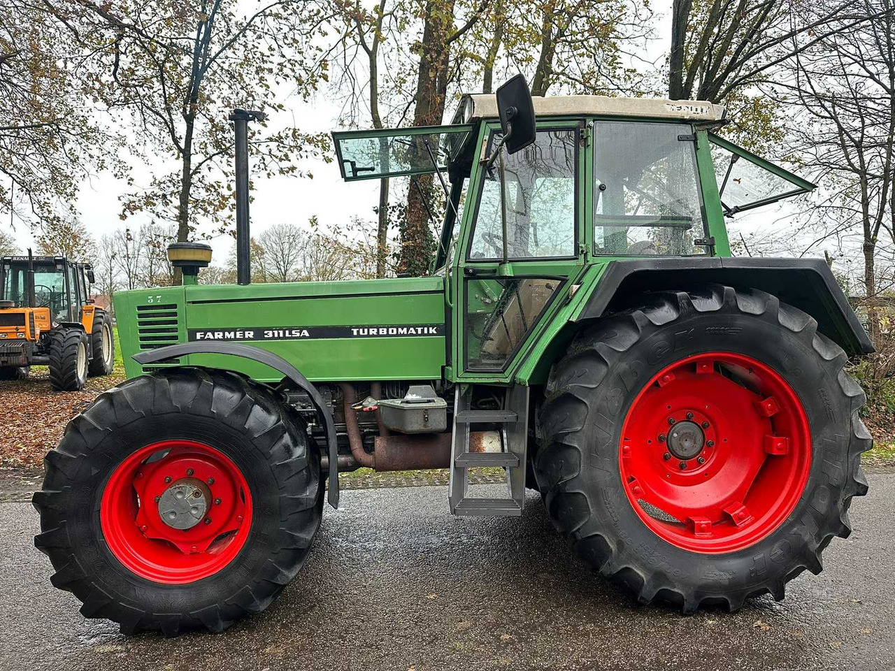 1984 FENDT FARMER 311 LSA ALL-WHEEL DRIVE FARM TRACTOR - Traktor: slika 2 1984 FENDT FARMER 311 LSA ALL-WHEEL DRIVE FARM TRACTOR - Traktor: slika 2