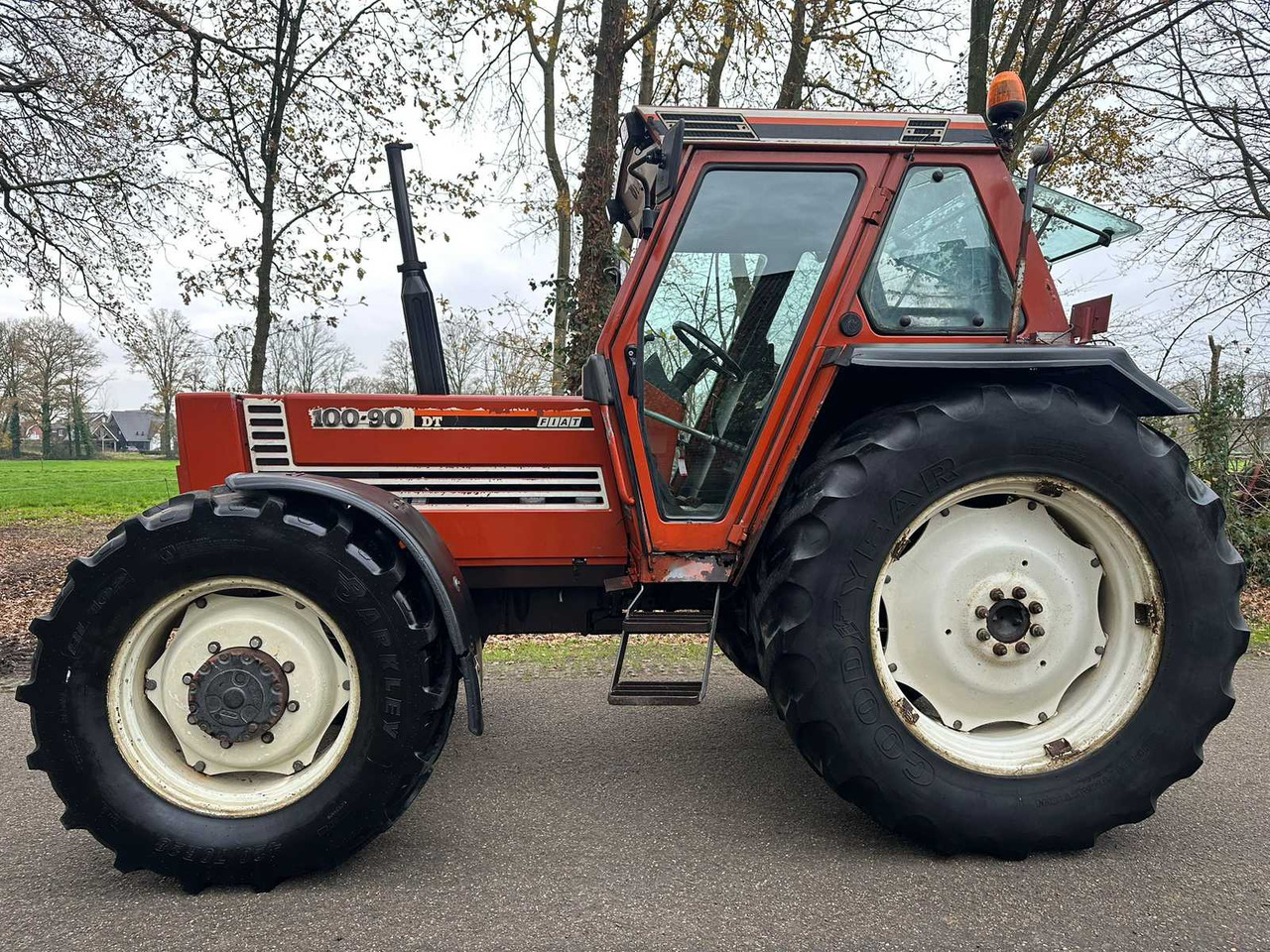 1988 FIAT 100-90 DT ALL-WHEEL DRIVE AGRICULTURAL TRACTOR - Traktor: slika 2 1988 FIAT 100-90 DT ALL-WHEEL DRIVE AGRICULTURAL TRACTOR - Traktor: slika 2