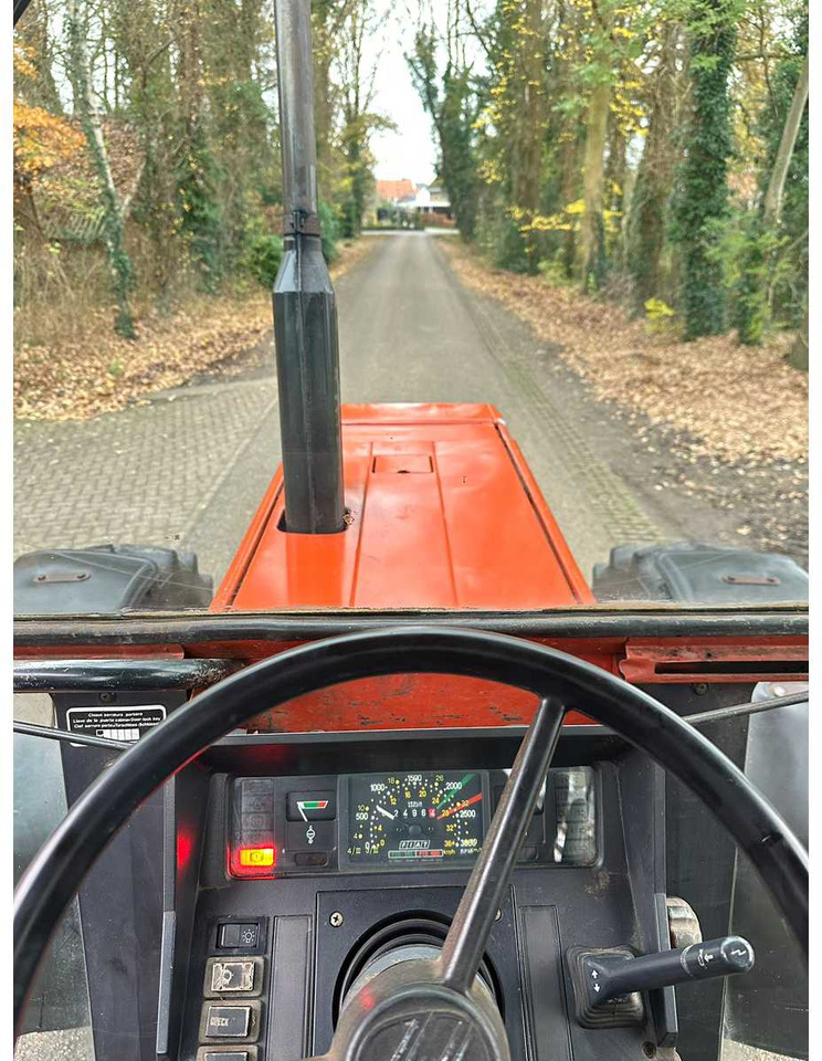 1988 FIAT 100-90 DT ALL-WHEEL DRIVE AGRICULTURAL TRACTOR - Traktor: slika 5 1988 FIAT 100-90 DT ALL-WHEEL DRIVE AGRICULTURAL TRACTOR - Traktor: slika 5