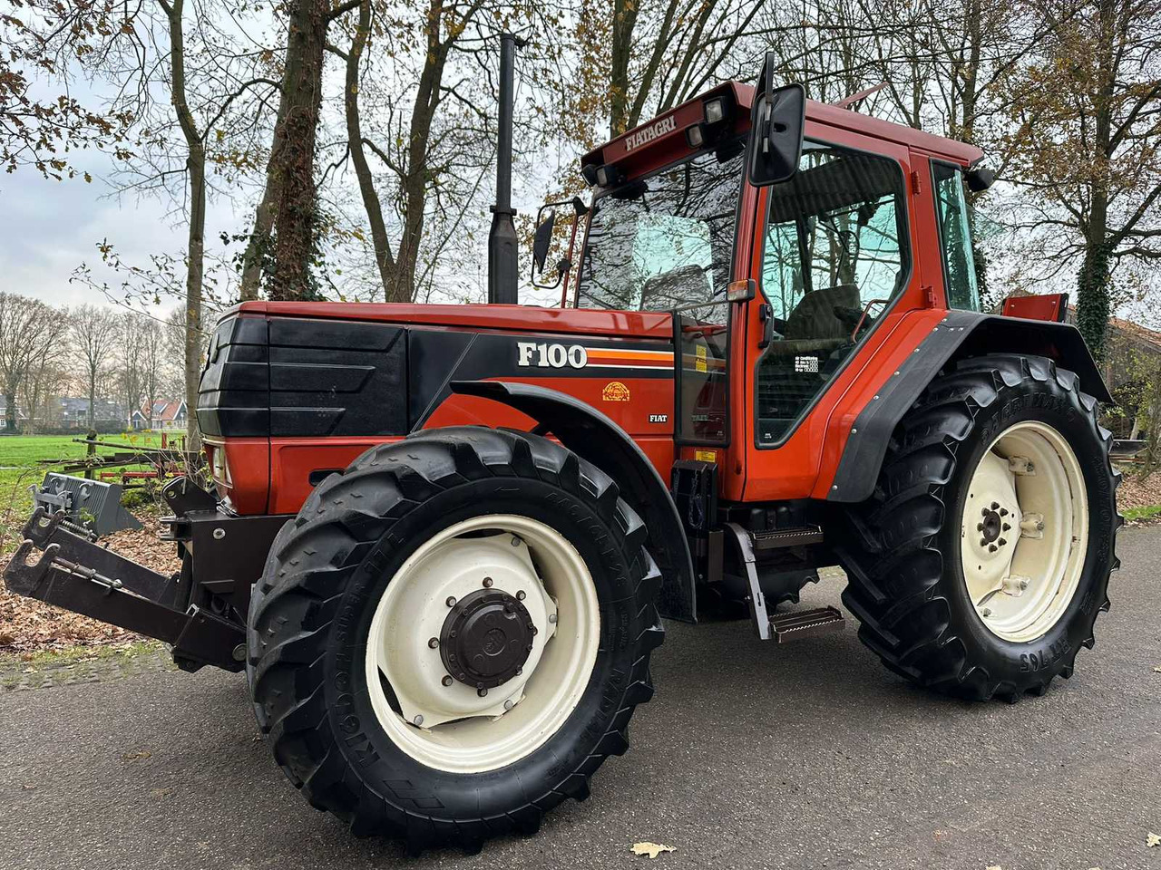 1995 FIAT F100 HI-LO ALL-WHEEL DRIVE FARM TRACTOR - Traktor: slika 1 1995 FIAT F100 HI-LO ALL-WHEEL DRIVE FARM TRACTOR - Traktor: slika 1