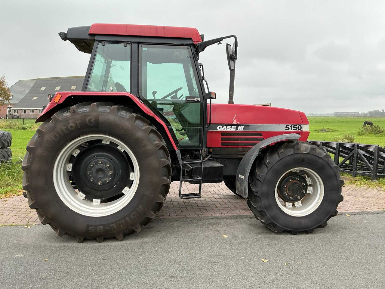 1997 CASE INTERNATIONAL 5150 PRO ALL-WHEEL DRIVE FARM TRACTOR - Traktor: slika 5 1997 CASE INTERNATIONAL 5150 PRO ALL-WHEEL DRIVE FARM TRACTOR - Traktor: slika 5