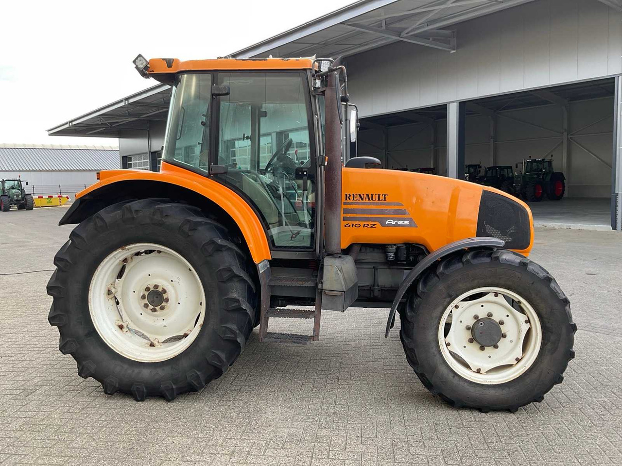 1999 RENAULT ARES 610 RZ ALL-WHEEL DRIVE FARM TRACTOR - Traktor: slika 5 1999 RENAULT ARES 610 RZ ALL-WHEEL DRIVE FARM TRACTOR - Traktor: slika 5