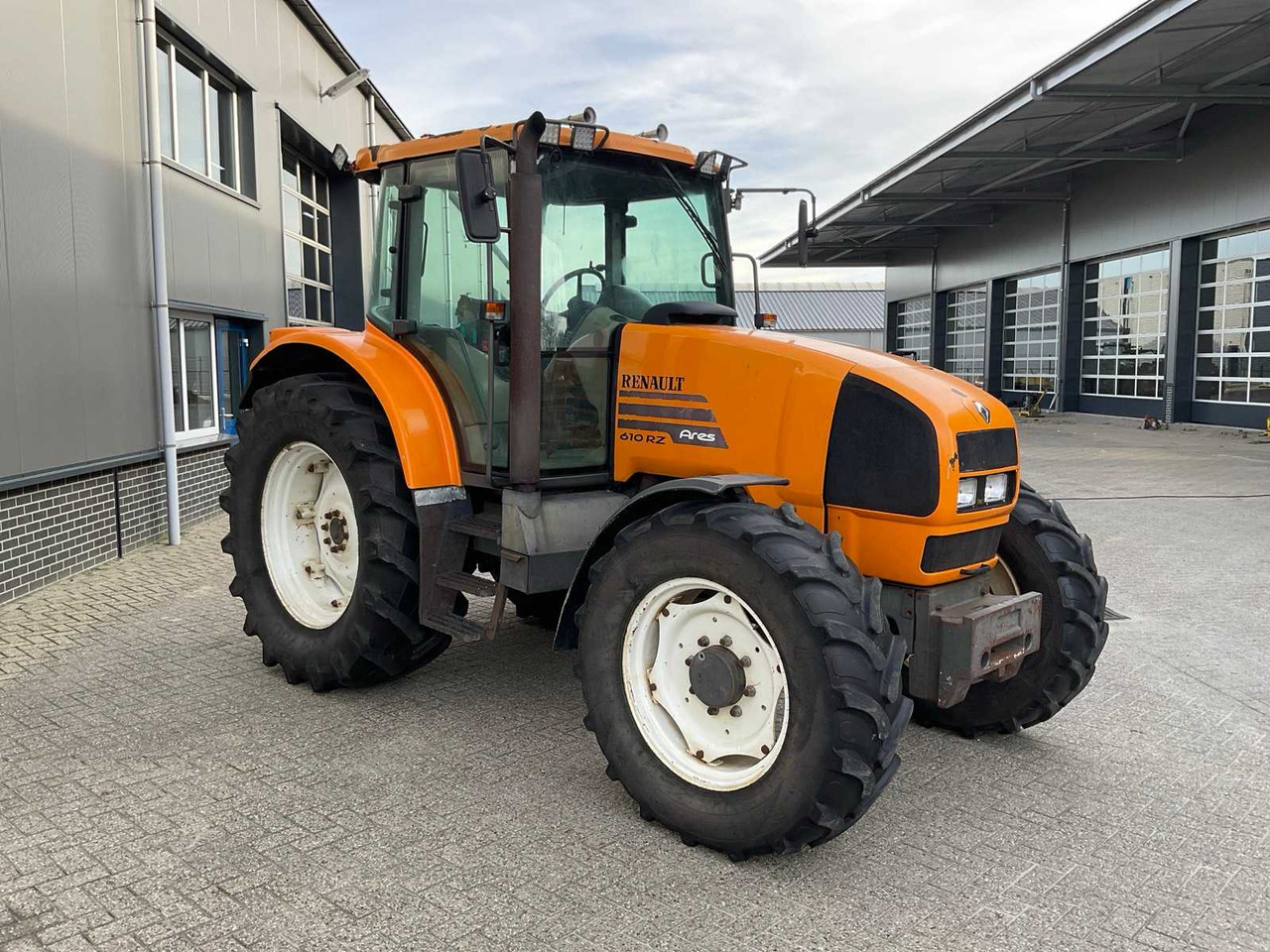 1999 RENAULT ARES 610 RZ ALL-WHEEL DRIVE FARM TRACTOR - Traktor: slika 4 1999 RENAULT ARES 610 RZ ALL-WHEEL DRIVE FARM TRACTOR - Traktor: slika 4