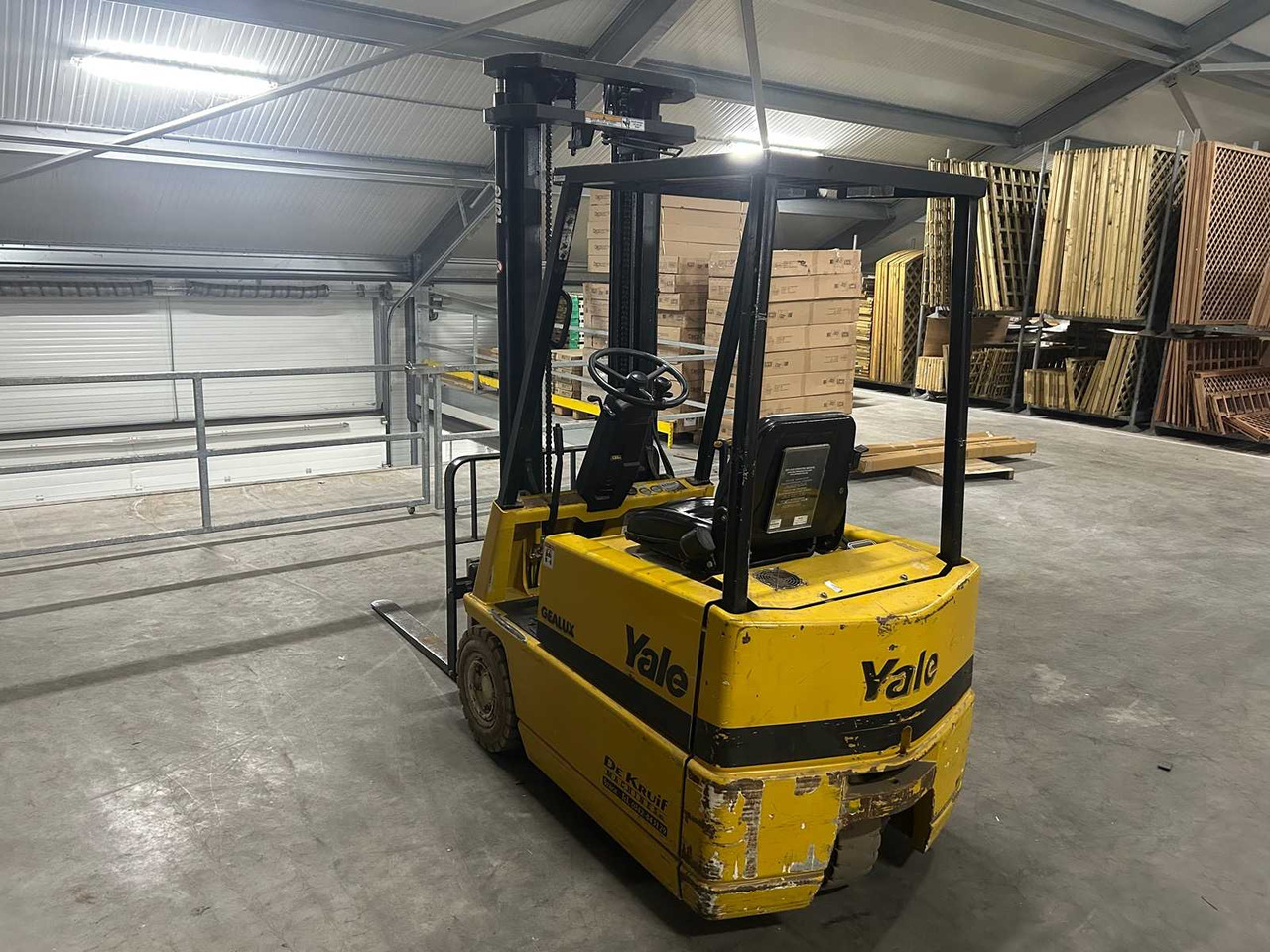 2000 YALE ERP15 RCF FORKLIFT - Viličar: slika 4 2000 YALE ERP15 RCF FORKLIFT - Viličar: slika 4