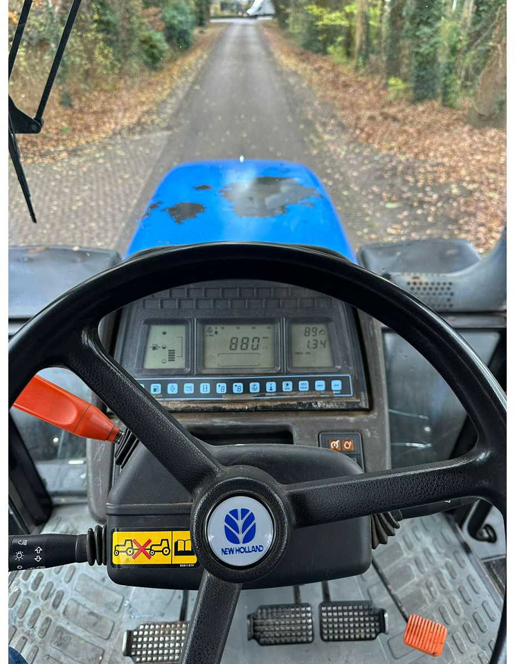 2004 NEW HOLLAND T/M 175 FOUR WHEEL DRIVE FARM TRACTOR - Traktor: slika 5 2004 NEW HOLLAND T/M 175 FOUR WHEEL DRIVE FARM TRACTOR - Traktor: slika 5