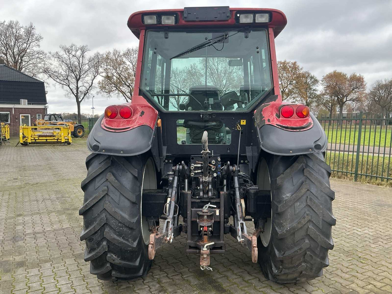 2004 VALTRA T120 ALL-WHEEL DRIVE FARM TRACTOR - Traktor: slika 4 2004 VALTRA T120 ALL-WHEEL DRIVE FARM TRACTOR - Traktor: slika 4