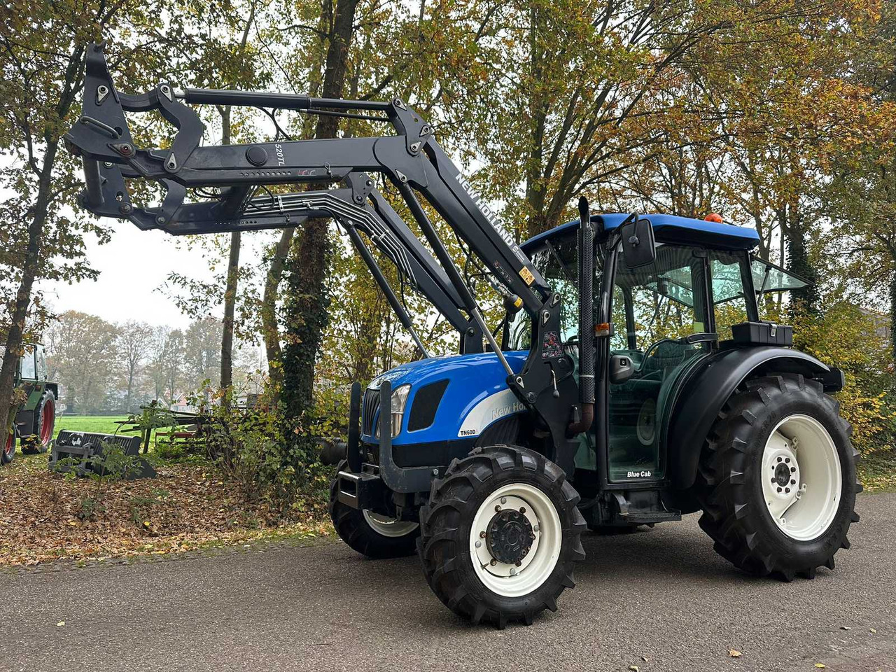 2005 NEW HOLLAND TN60DA ALL-WHEEL DRIVE FARM TRACTOR - Traktor: slika 1 2005 NEW HOLLAND TN60DA ALL-WHEEL DRIVE FARM TRACTOR - Traktor: slika 1