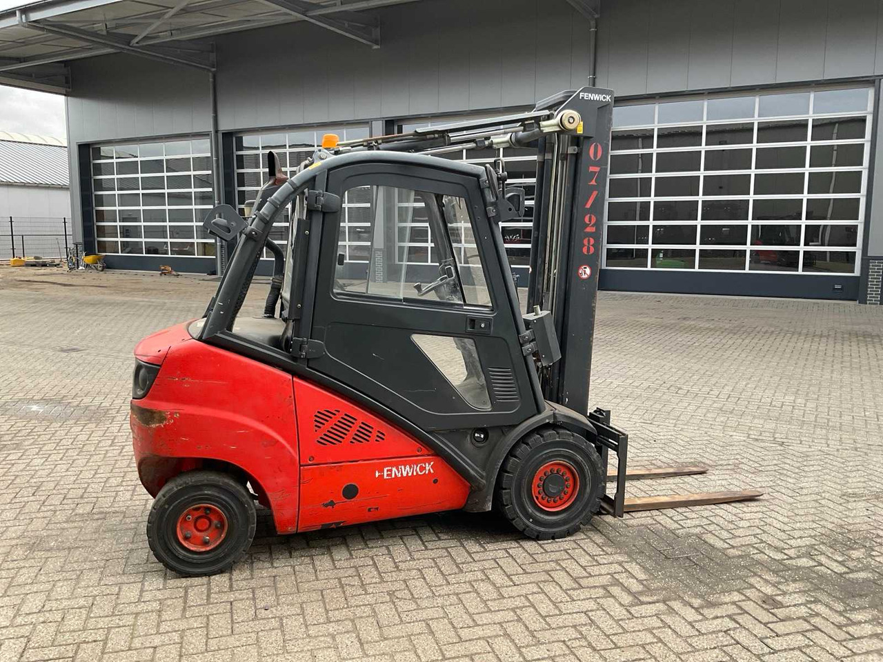 2007 LINDE H30D FORKLIFT - Viličar: slika 4 2007 LINDE H30D FORKLIFT - Viličar: slika 4