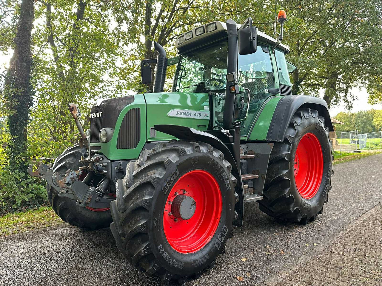 2010 FENDT 415 VARIO TMS ALL-WHEEL DRIVE AGRICULTURAL TRACTOR - Traktor: slika 1 2010 FENDT 415 VARIO TMS ALL-WHEEL DRIVE AGRICULTURAL TRACTOR - Traktor: slika 1