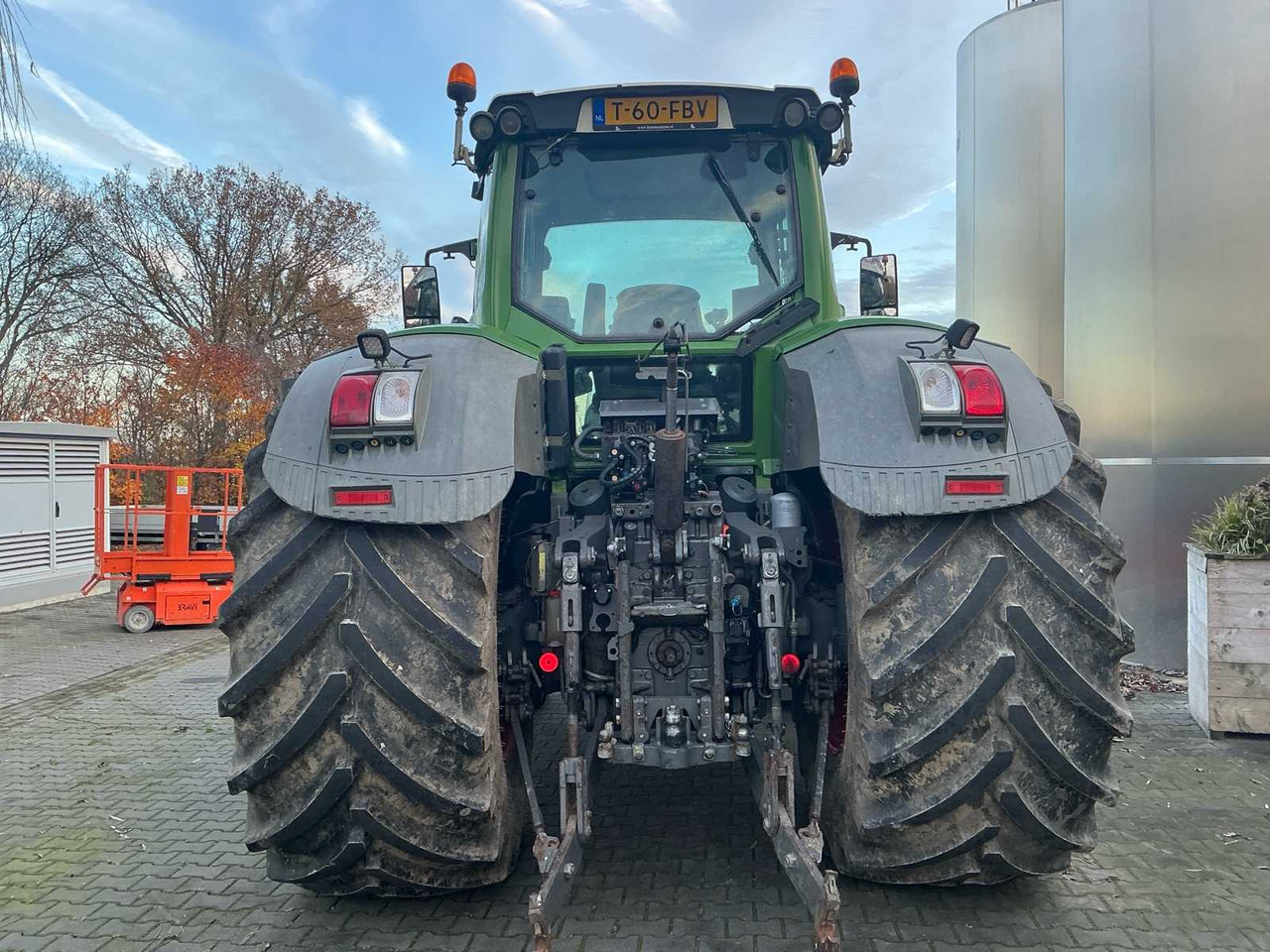 2010 FENDT 930 VARIO ALL-WHEEL DRIVE FARM TRACTOR - Traktor: slika 4 2010 FENDT 930 VARIO ALL-WHEEL DRIVE FARM TRACTOR - Traktor: slika 4