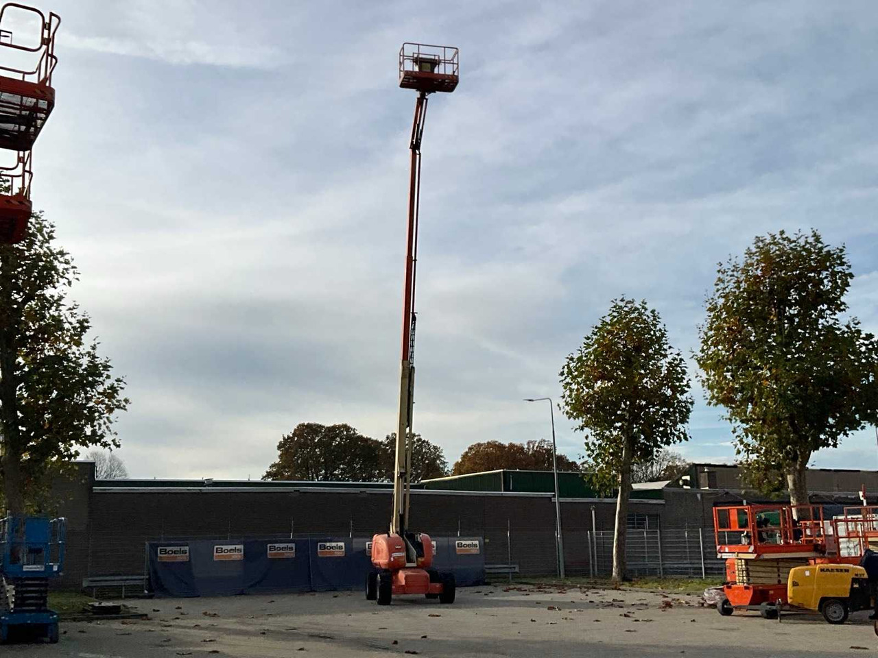 2010 JLG 660SJG BOOM LIFT 4X4 - Dvižna ploščad: slika 1 2010 JLG 660SJG BOOM LIFT 4X4 - Dvižna ploščad: slika 1