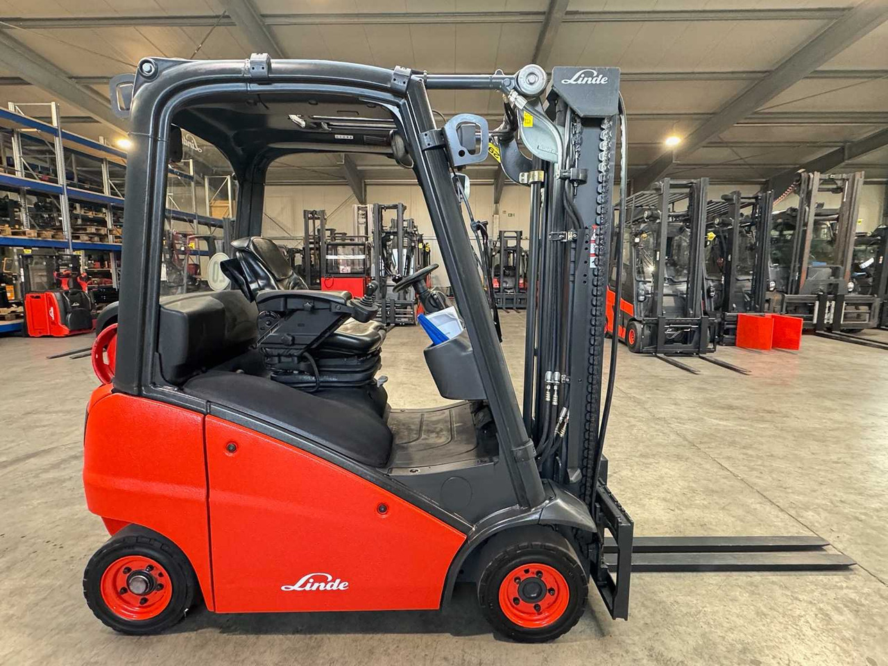 2010 SERVICE + UVV 09/2025 LINDE H14T GAS FORKLIFT FORKLIFT 4,545 HOURS - Viličar: slika 5 2010 SERVICE + UVV 09/2025 LINDE H14T GAS FORKLIFT FORKLIFT 4,545 HOURS - Viličar: slika 5