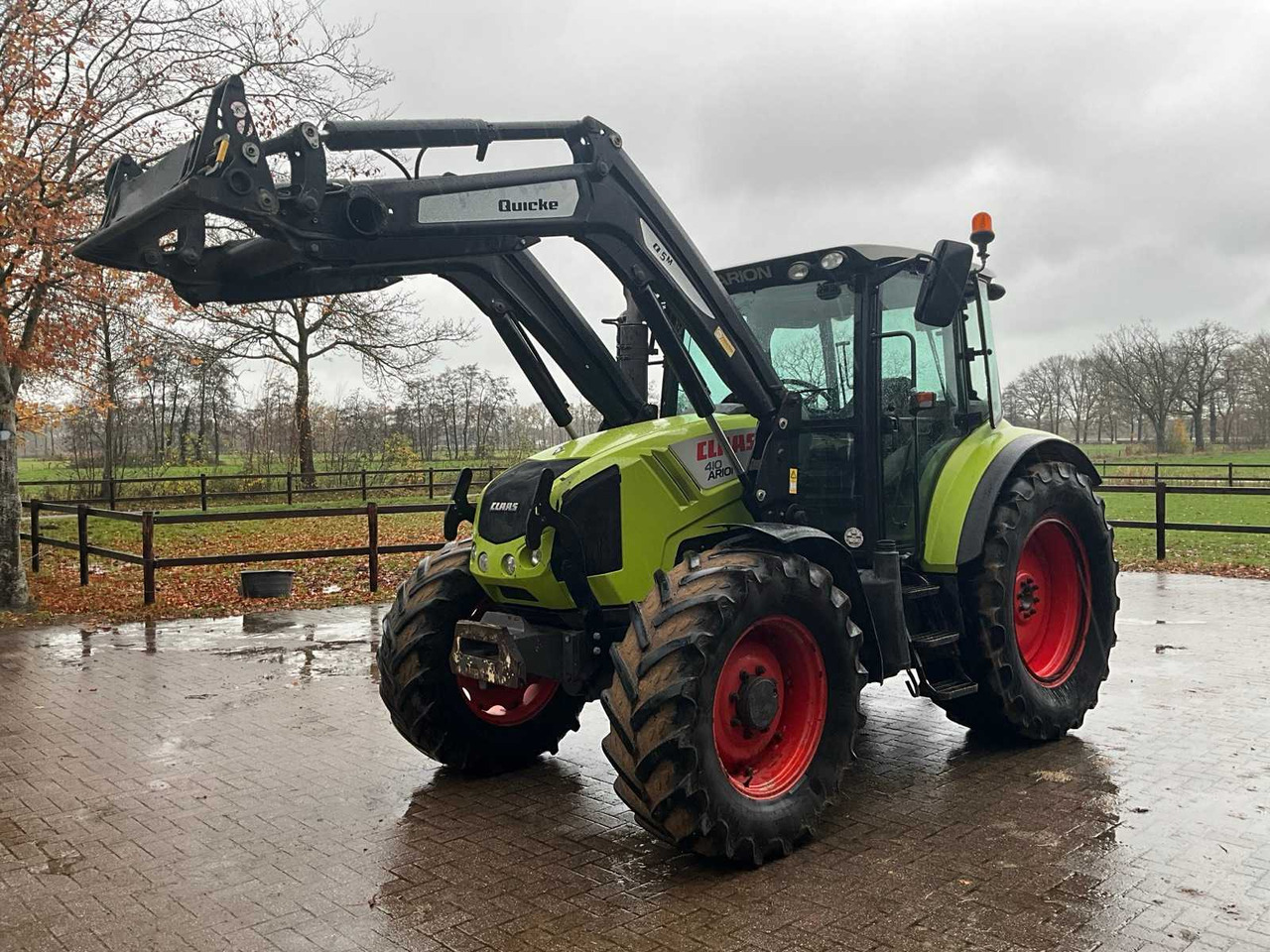 2011 CLAAS ARION 420 FOUR-WHEEL DRIVE FARM TRACTOR WITH FRONT LOADER - Traktor: slika 2 2011 CLAAS ARION 420 FOUR-WHEEL DRIVE FARM TRACTOR WITH FRONT LOADER - Traktor: slika 2