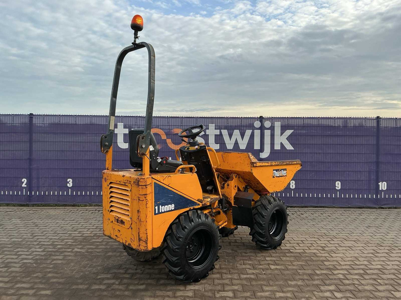 2011 THWAITES 1 TON DUMPER HIGH-TIP - Mini demper: slika 4 2011 THWAITES 1 TON DUMPER HIGH-TIP - Mini demper: slika 4
